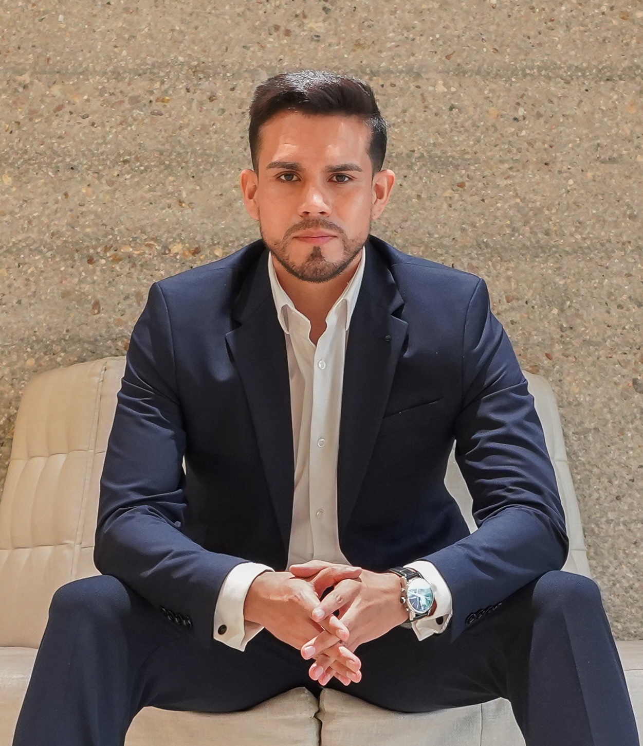 Fotografía de perfil: Mi nombre es Jose Ramon Palanco, fundador de Plexicus. Con más de 20 años de experiencia en ciberseguridad, he navegado el intrincado panorama de la seguridad tecnológica y tengo una comprensión profunda de los desafíos que los equipos enfrentan hoy.